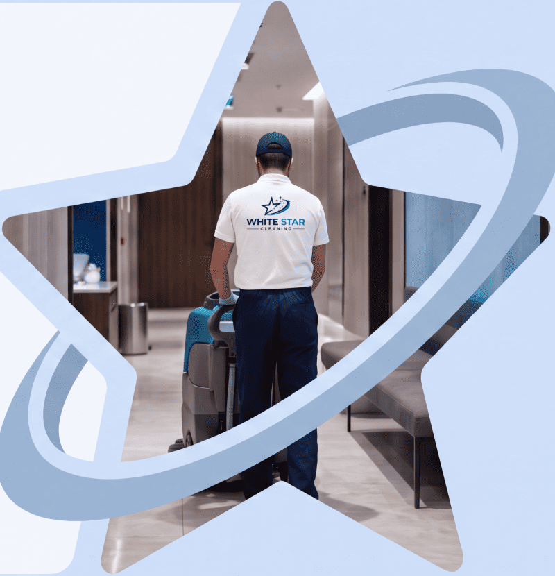 White Star Cleaning əməkdaşı təmizlik işini icra edir.